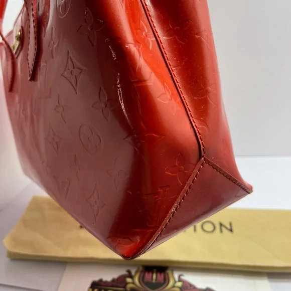 Louis Vuitton Wilshire in Vernis Red, comes with dust bag. - Picture 4 of 11